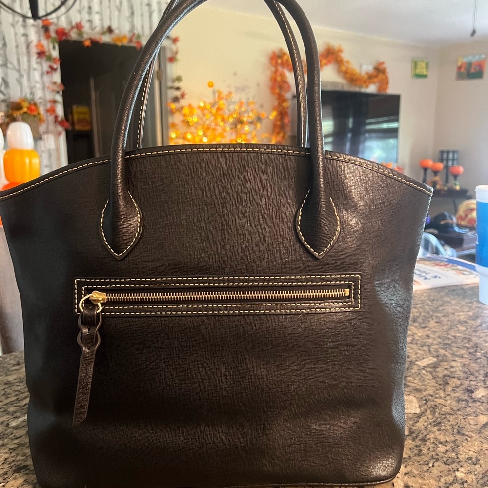 Dooney & Bourke Black Tote Bag - Picture 3 of 13